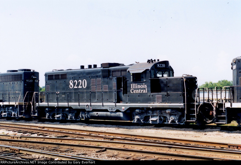 IC GP10 #8220 - Illinois Central